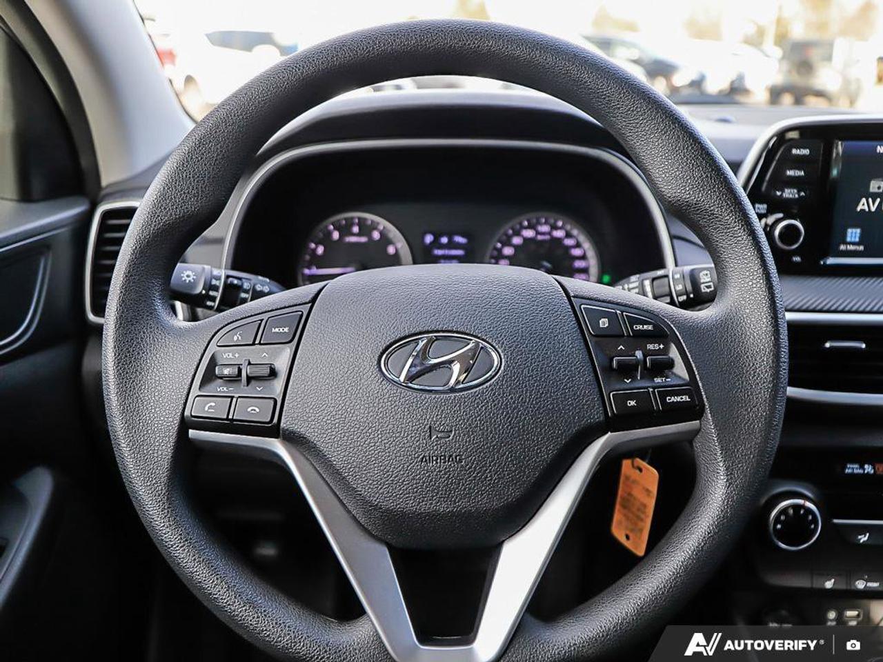 2019 Hyundai Tucson EssentialONE-OWNER, ACCIDENT-FREE, CARPLAY, HTD SE Photo