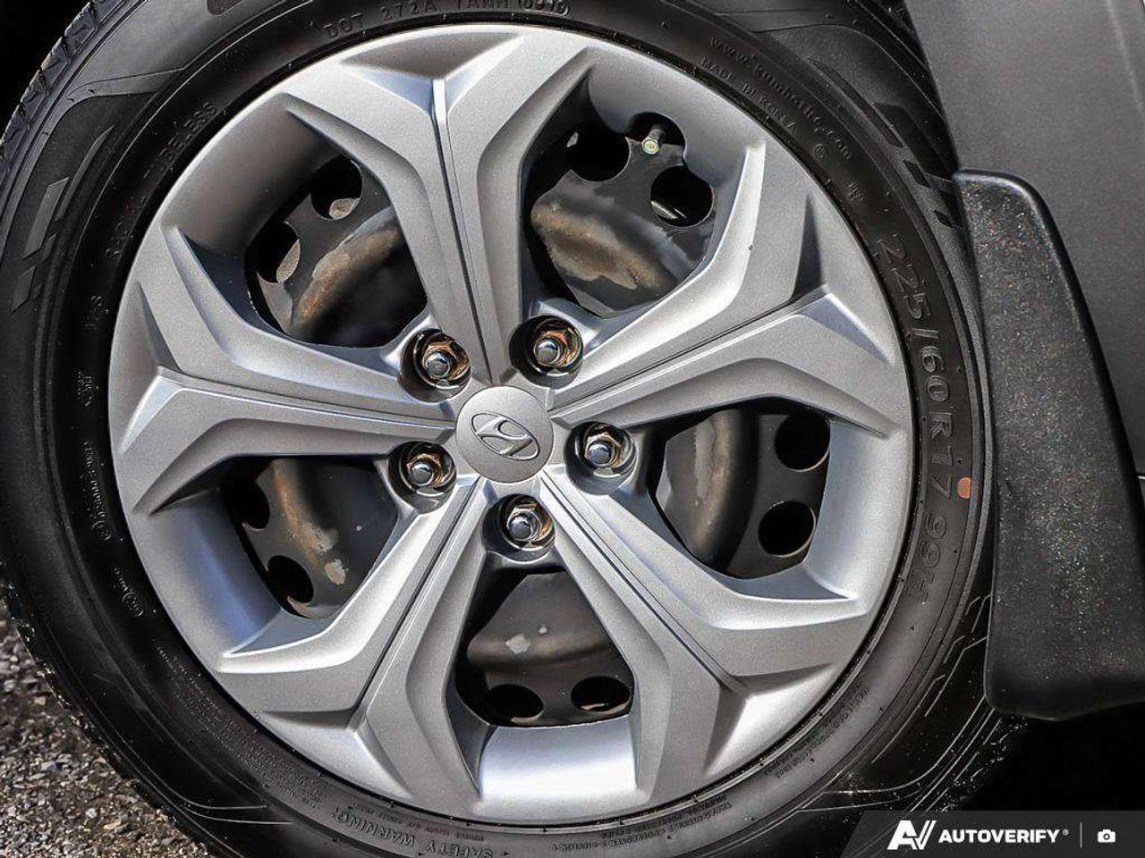 2019 Hyundai Tucson EssentialONE-OWNER, ACCIDENT-FREE, CARPLAY, HTD SEATS, FWD Photo
