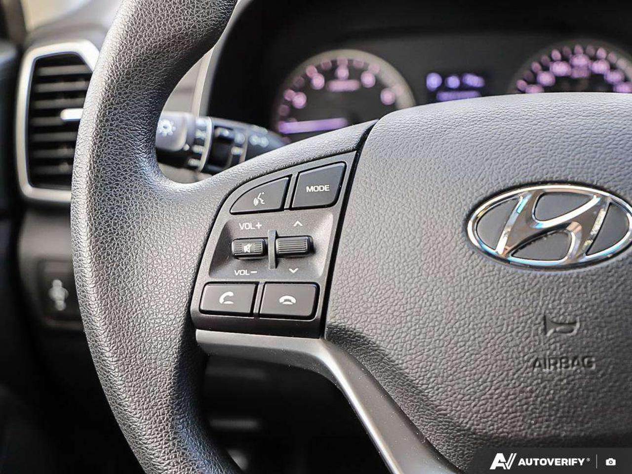 2019 Hyundai Tucson EssentialONE-OWNER, ACCIDENT-FREE, CARPLAY, HTD SEATS, FWD Photo