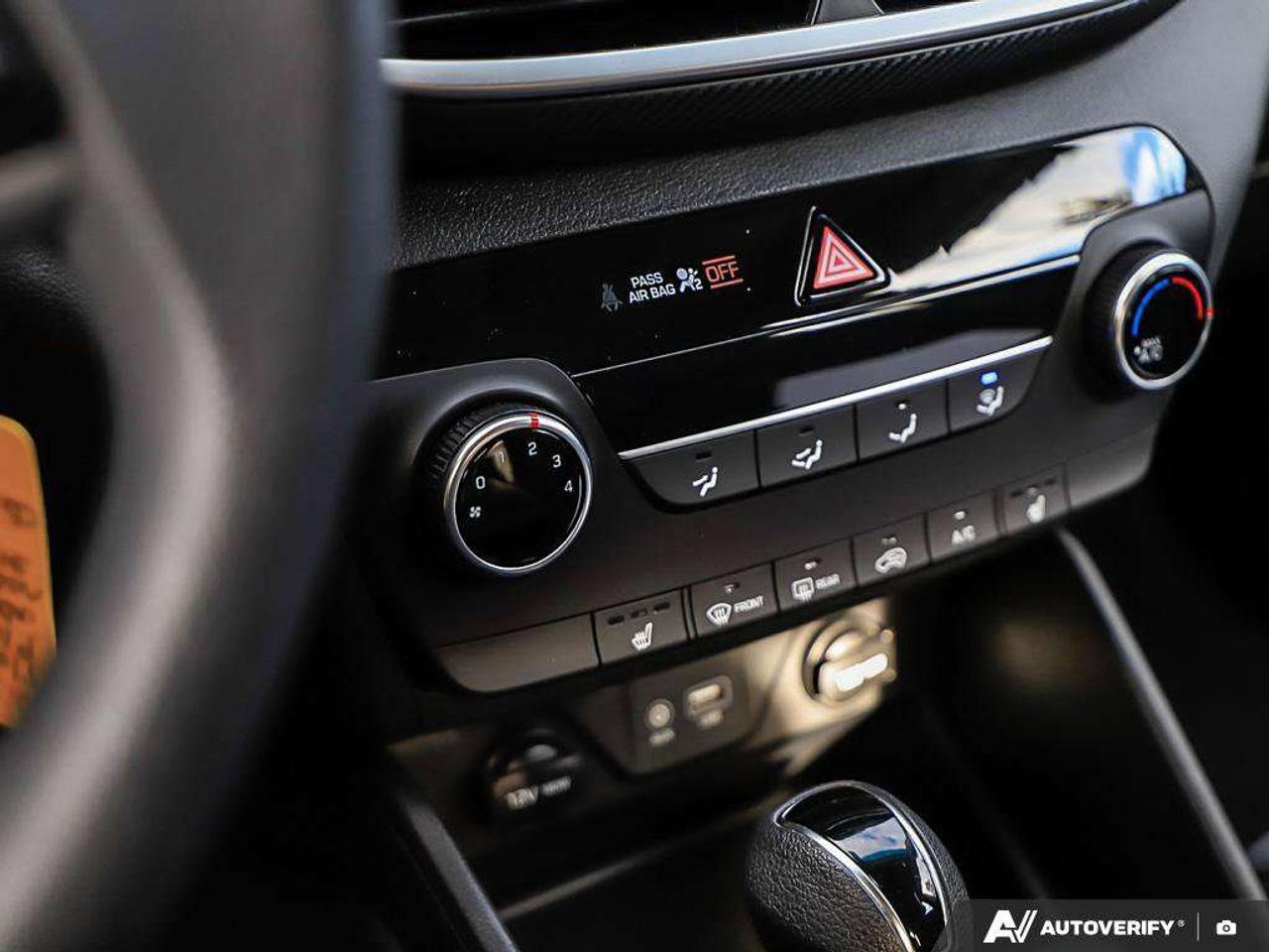 2019 Hyundai Tucson EssentialONE-OWNER, ACCIDENT-FREE, CARPLAY, HTD SEATS, FWD Photo
