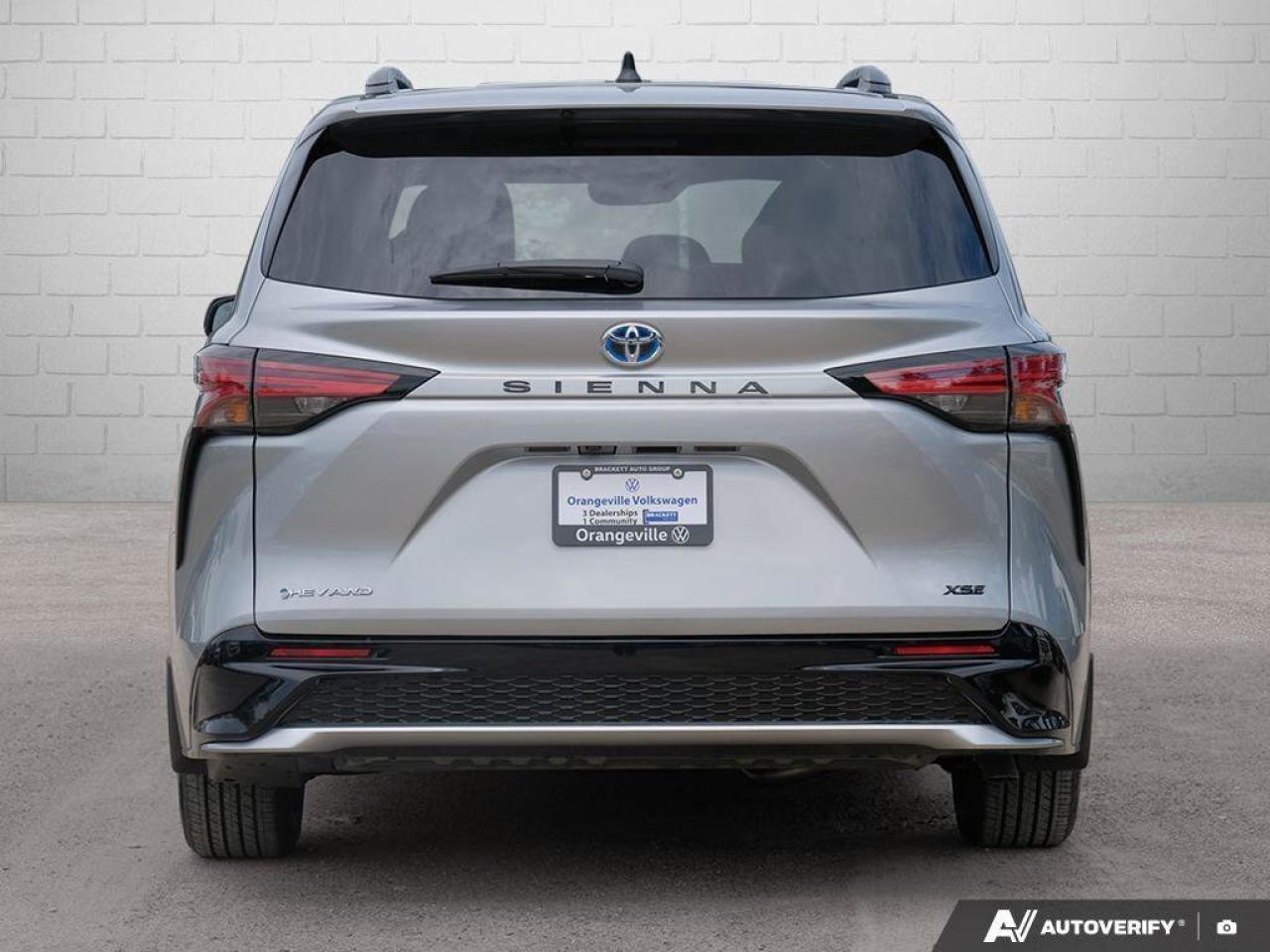 2025 Toyota Sienna XSE 7-PassengerONE-OWNER, ACCIDENT-FREE, HYBRID, A Photo4