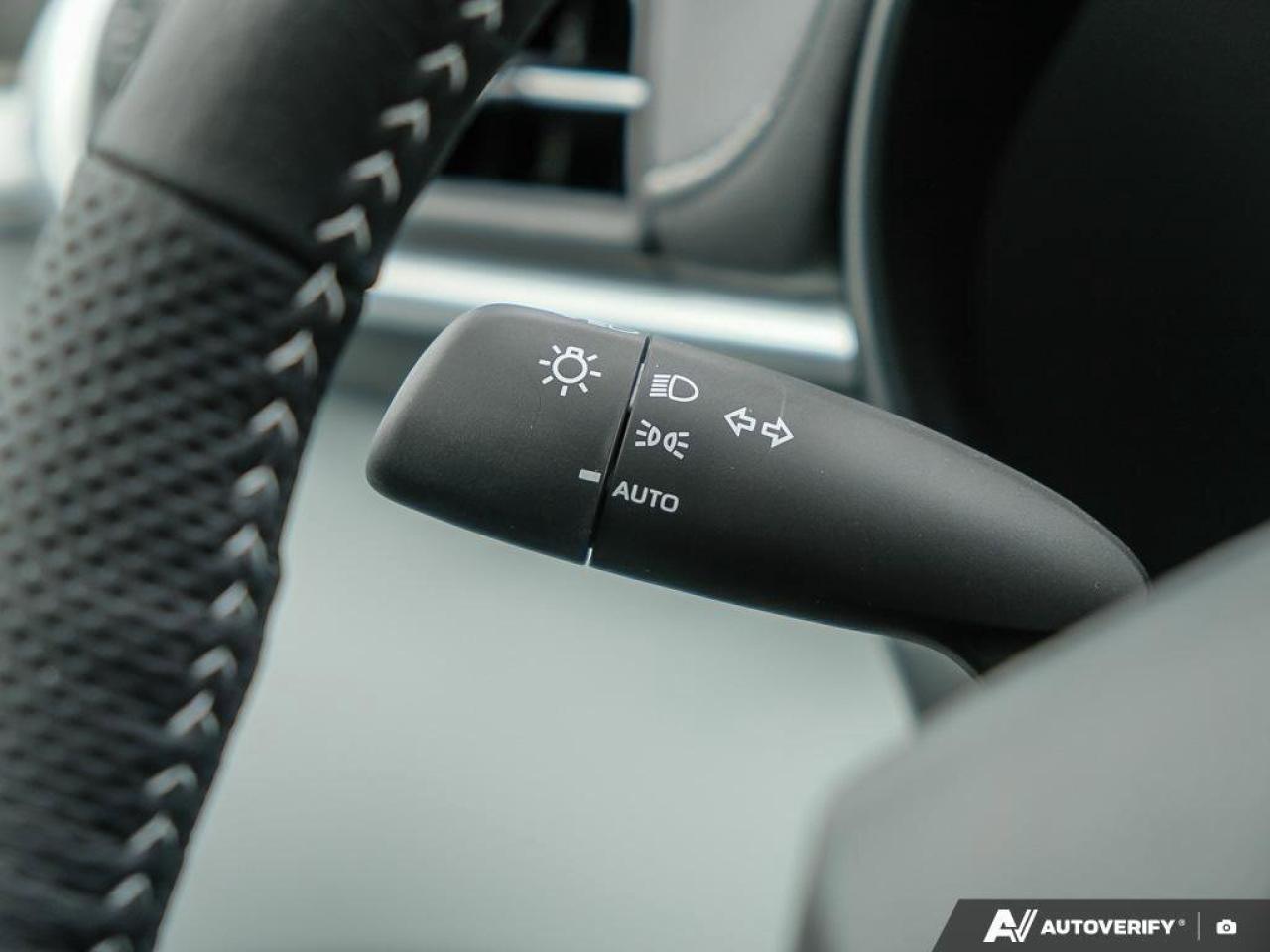 2025 Toyota Sienna XSE 7-PassengerONE-OWNER, ACCIDENT-FREE, HYBRID, A Photo