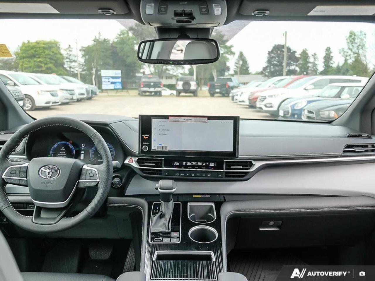2025 Toyota Sienna XSE 7-PassengerONE-OWNER, ACCIDENT-FREE, HYBRID, A Photo