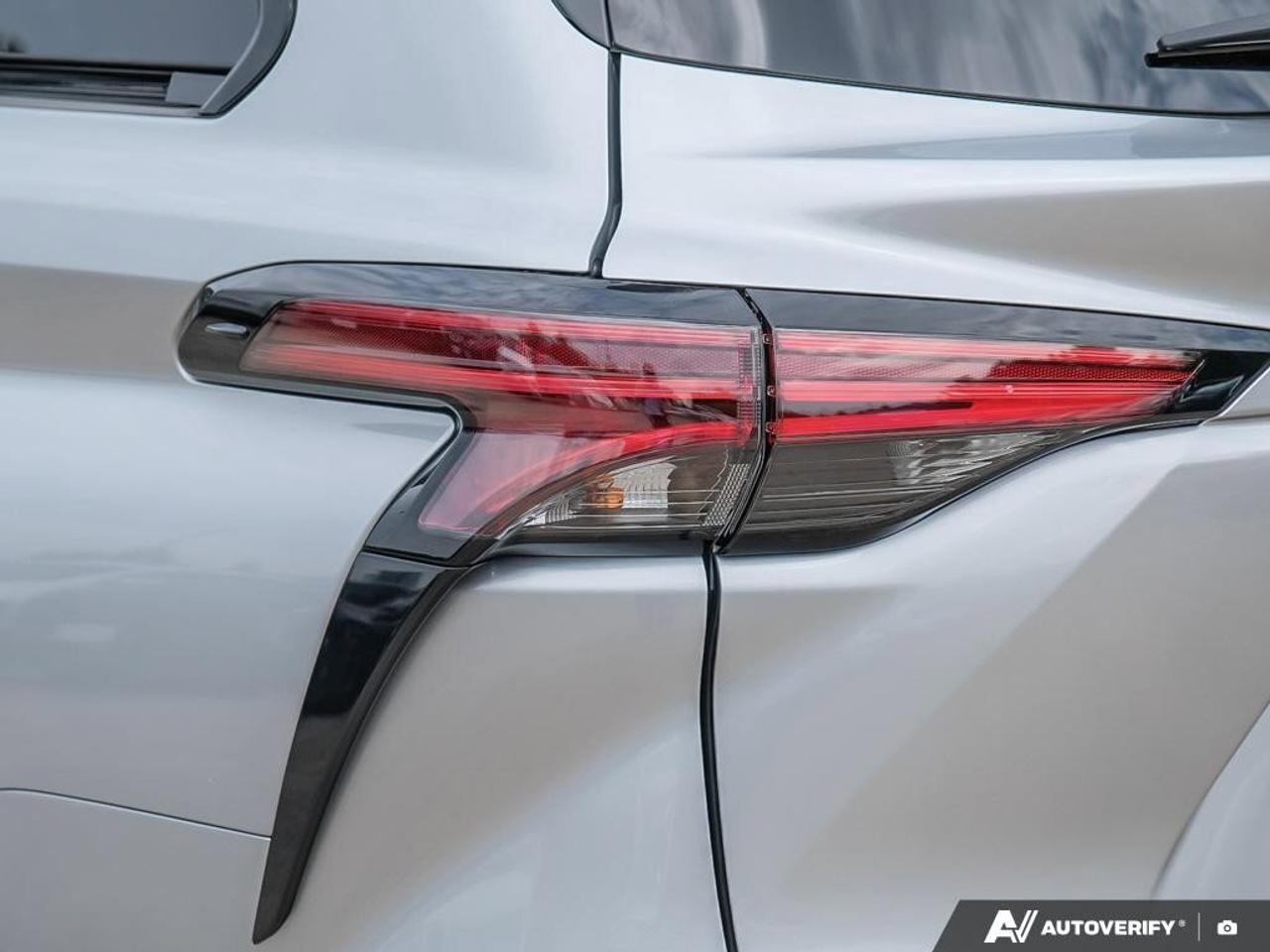 2025 Toyota Sienna Xse 7-Passenger AwdONE-OWNER, ACCIDENT-FREE, HYBRI Photo