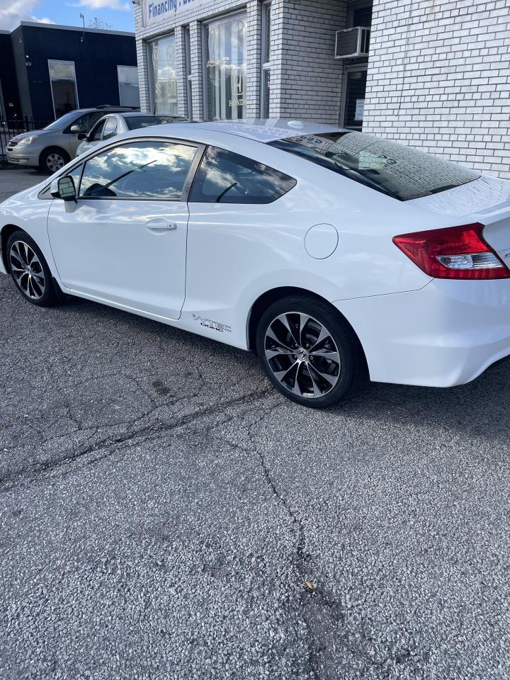 2013 Honda Civic Coupe si  6 speed manual  navigation backup camera Photo2