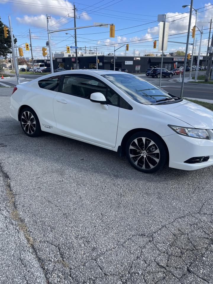 2013 Honda Civic Coupe si  6 speed manual  navigation backup camera Photo