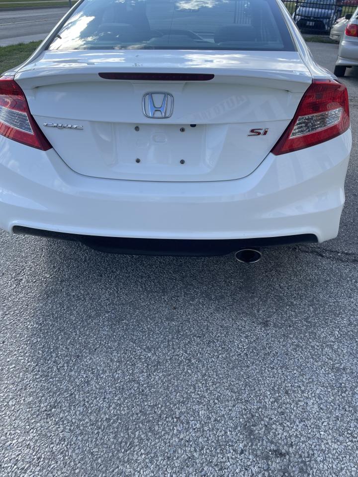 2013 Honda Civic Coupe si  6 speed manual  navigation backup camera Photo