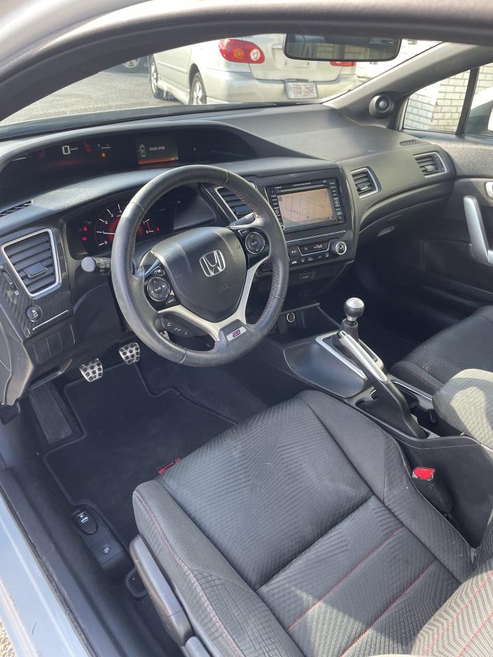 2013 Honda Civic Coupe si  6 speed manual  navigation backup camera Photo