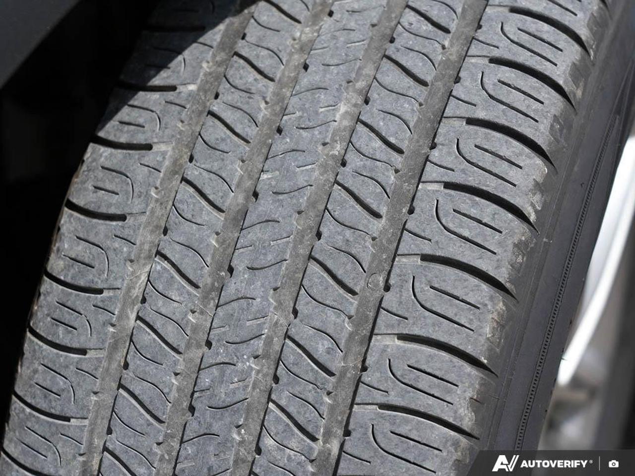 2018 Hyundai Santa Fe Sport LuxuryCERTIFIED AS-TRADED, NAV, BACKUP CAM, SUNROO Photo