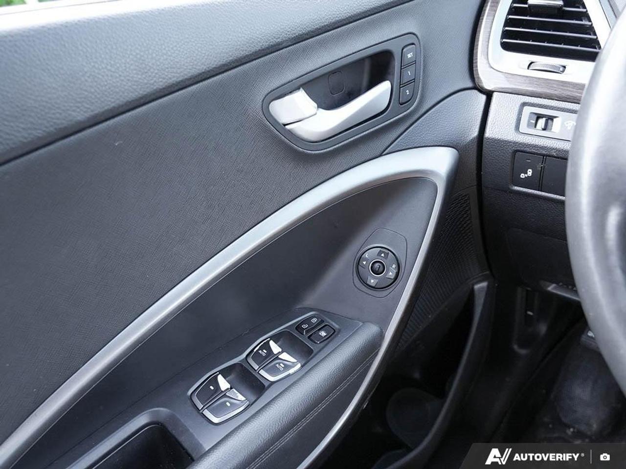 2018 Hyundai Santa Fe Sport LuxuryCERTIFIED AS-TRADED, NAV, BACKUP CAM, SUNROO Photo