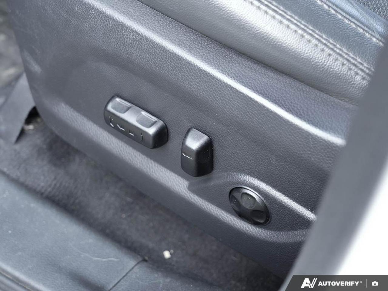 2018 Hyundai Santa Fe Sport LuxuryCERTIFIED AS-TRADED, NAV, BACKUP CAM, SUNROO Photo