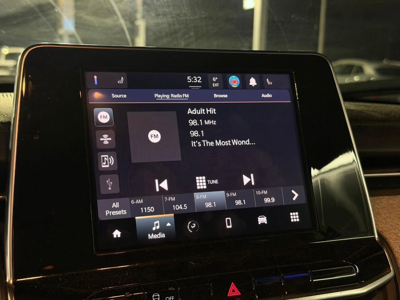 2022 Jeep Compass SportONE-OWNER, ACCIDENT-FREE, FWD, HTD SEATS, APP Photo