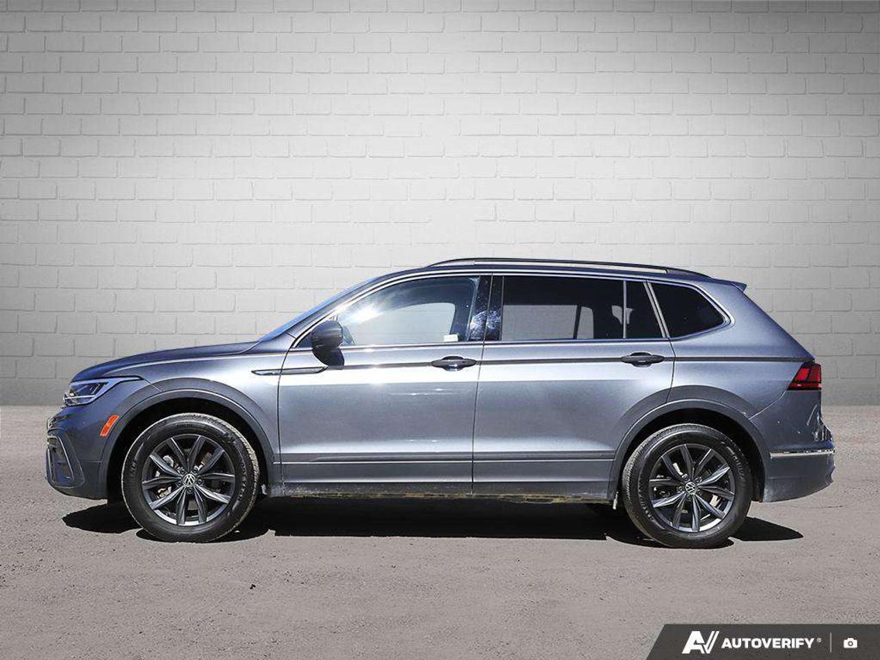 2023 Volkswagen Tiguan ComfortlineONE-OWNER, ACCIDENT-FREE, WIRELESS CARPLAY, HTD SEATS Photo2