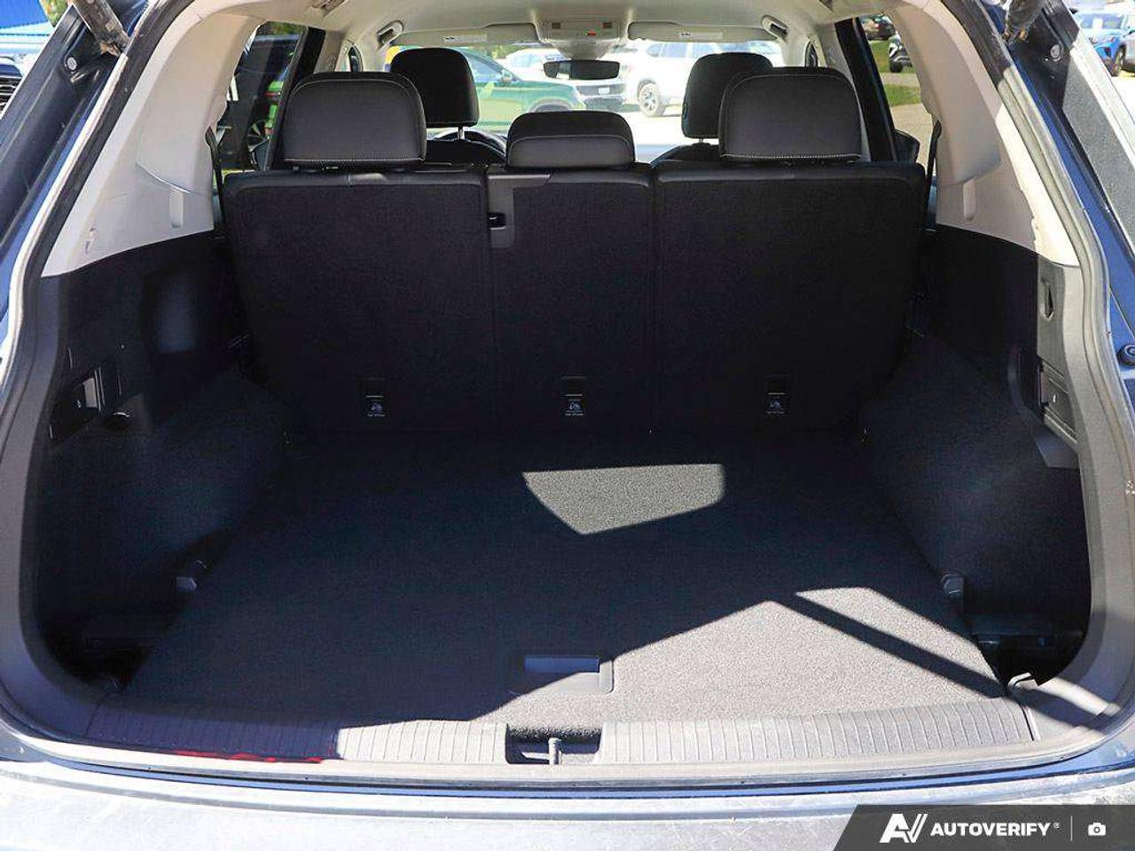 2023 Volkswagen Tiguan ComfortlineONE-OWNER, ACCIDENT-FREE, WIRELESS CARPLAY, HTD SEATS Photo