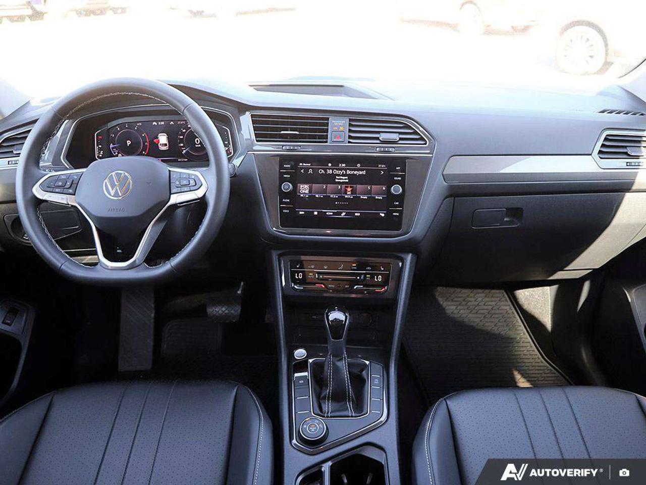 2023 Volkswagen Tiguan ComfortlineONE-OWNER, ACCIDENT-FREE, WIRELESS CARPLAY, HTD SEATS Photo