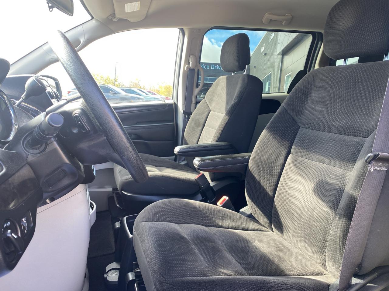 2017 Dodge Grand Caravan FAMILY MOVER! CERTIFIED! FWD! Photo