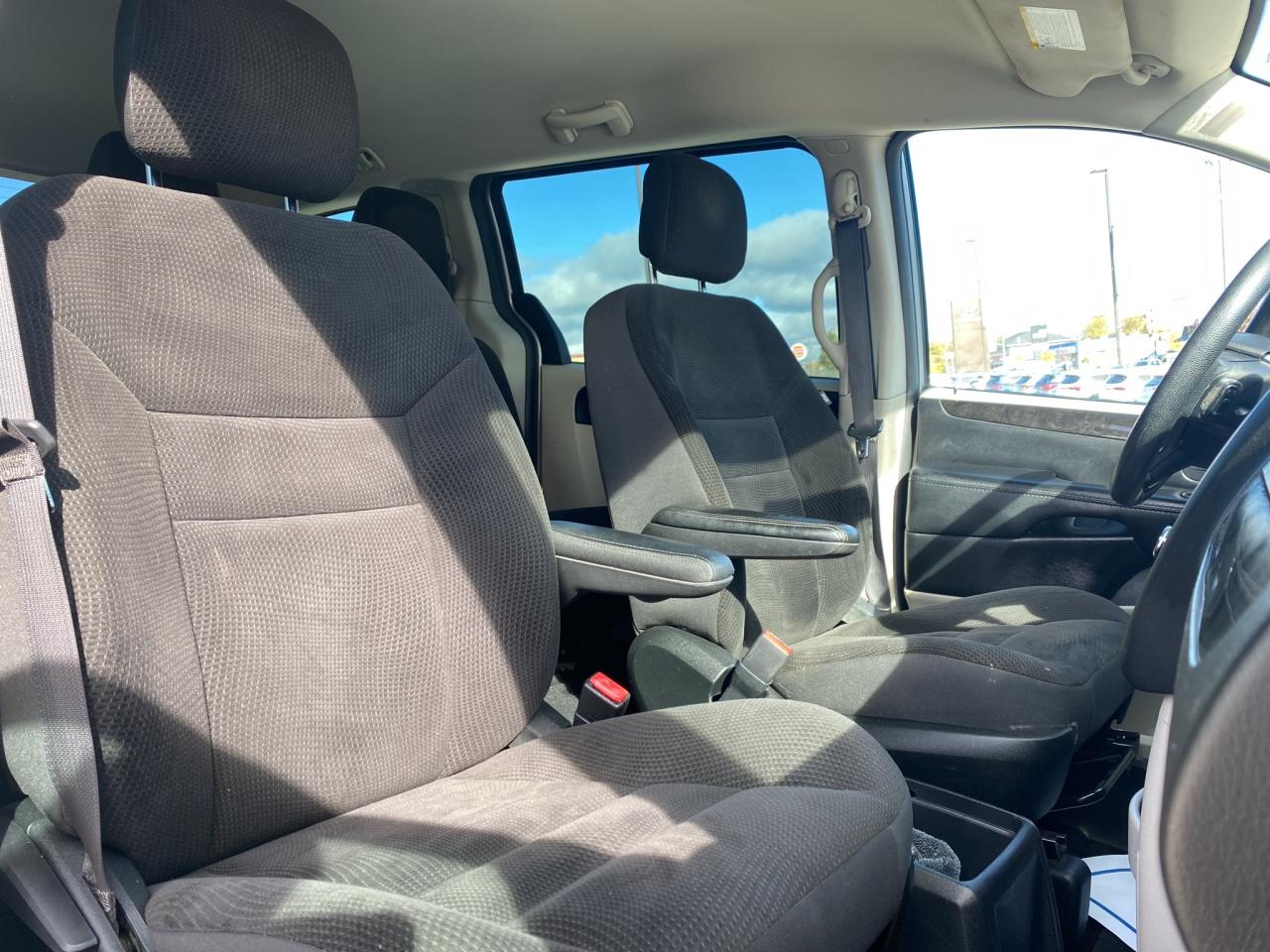 2017 Dodge Grand Caravan FAMILY MOVER! CERTIFIED! FWD! Photo