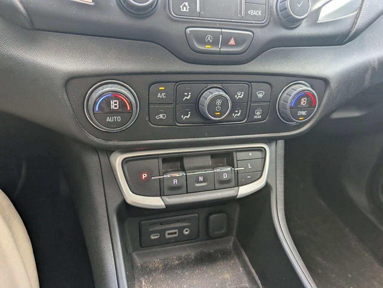 2022 GMC Terrain SLTSLT PRO GRADE, AWD, 1.5T, NAV, 1-OWNER! Photo