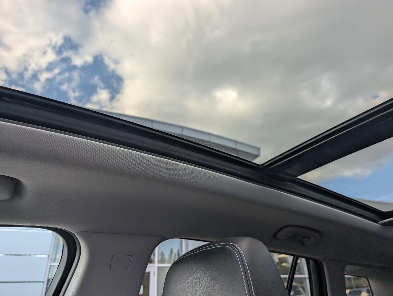 2022 GMC Terrain SLTSLT PRO GRADE, AWD, 1.5T, NAV, 1-OWNER! Photo