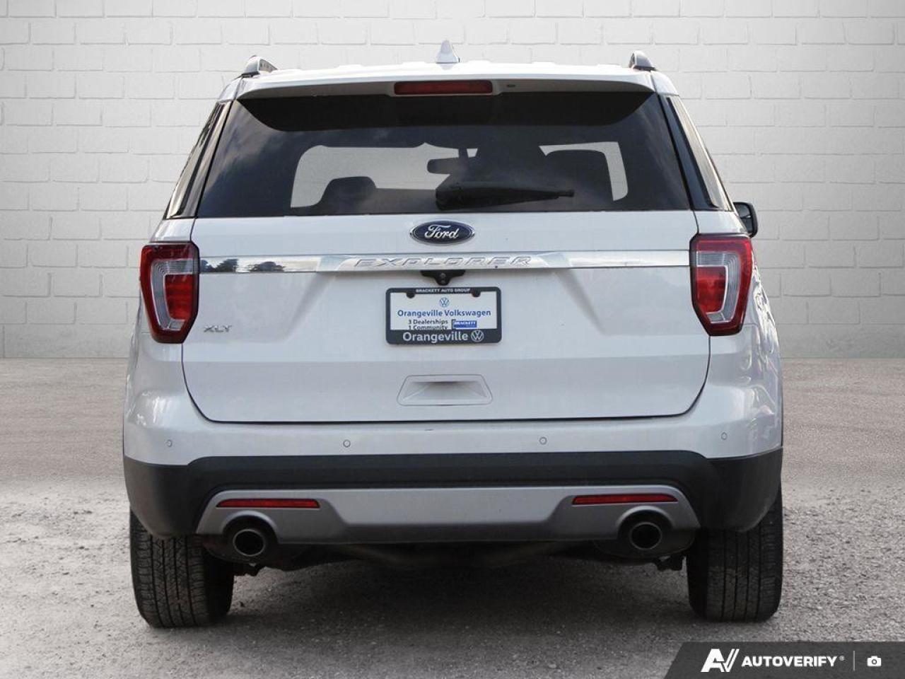 2017 Ford Explorer XLTAS-TRADED, ACCIDENT FREE, SUNROOF, HTD SEATS, L Photo