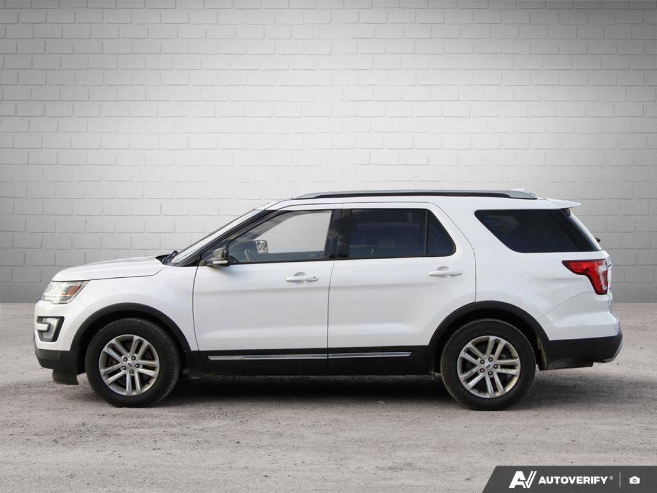 2017 Ford Explorer XLTAS-TRADED, ACCIDENT FREE, SUNROOF, HTD SEATS, L Photo