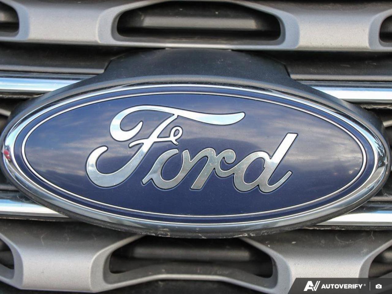 2017 Ford Explorer XLTAS-TRADED, ACCIDENT FREE, SUNROOF, HTD SEATS, L Photo