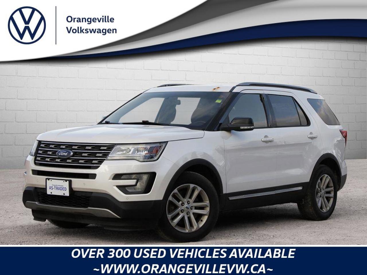 2017 Ford Explorer XLTAS-TRADED, ACCIDENT FREE, SUNROOF, HTD SEATS, L Photo0