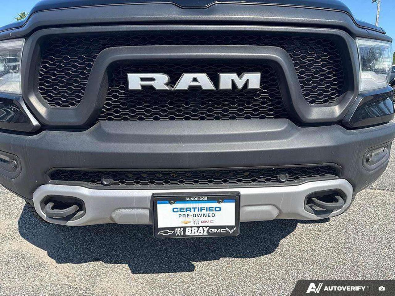 2019 RAM 1500 SPRAY IN BEDLINER. TONNEAU COVER. RUNNING BOARDS. SUNROOF. TRAILER BRAKE CONTROLLER. CERTIFIED. Photo