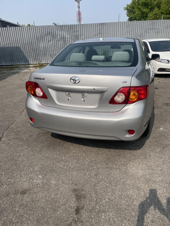 2010 Toyota Corolla 4dr Sdn Auto CE low km power locks,mirrors ac Photo2