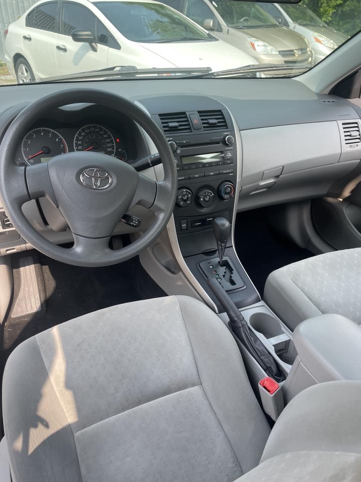 2010 Toyota Corolla 4dr Sdn Auto CE low km power locks,mirrors ac Photo