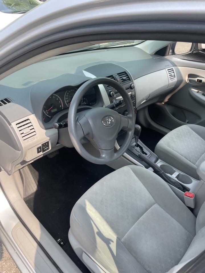 2010 Toyota Corolla 4dr Sdn Auto CE low km power locks,mirrors ac Photo