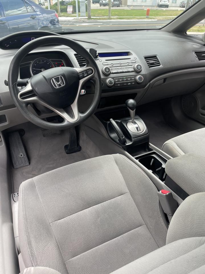 2009 Honda Civic 4dr Auto DX-G alloys ac low km Photo