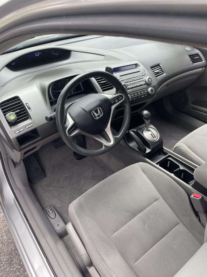 2009 Honda Civic 4dr Auto DX-G alloys ac low km Photo
