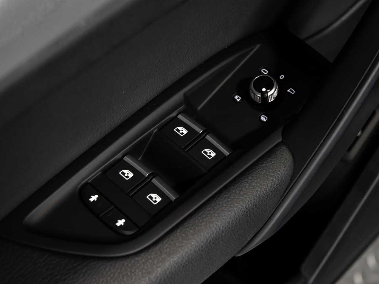 2019 Audi Q5 PROGRESSIV 45 TFSI QUATTRO NAVIGATION REAR VIEW Photo