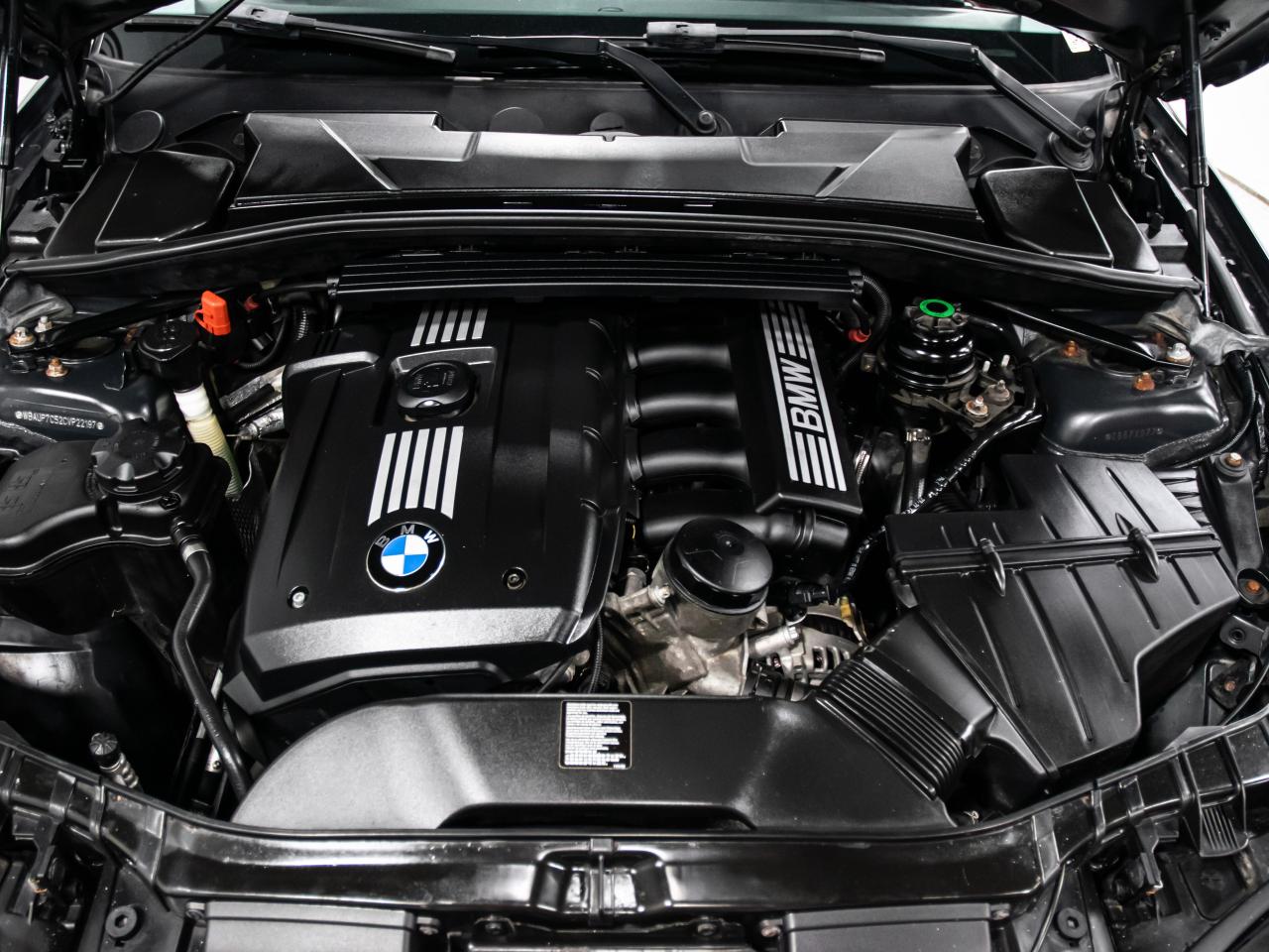 2012 BMW 1 Series COUPE 128i AUTOMATIC RED INT SUNROOF Photo