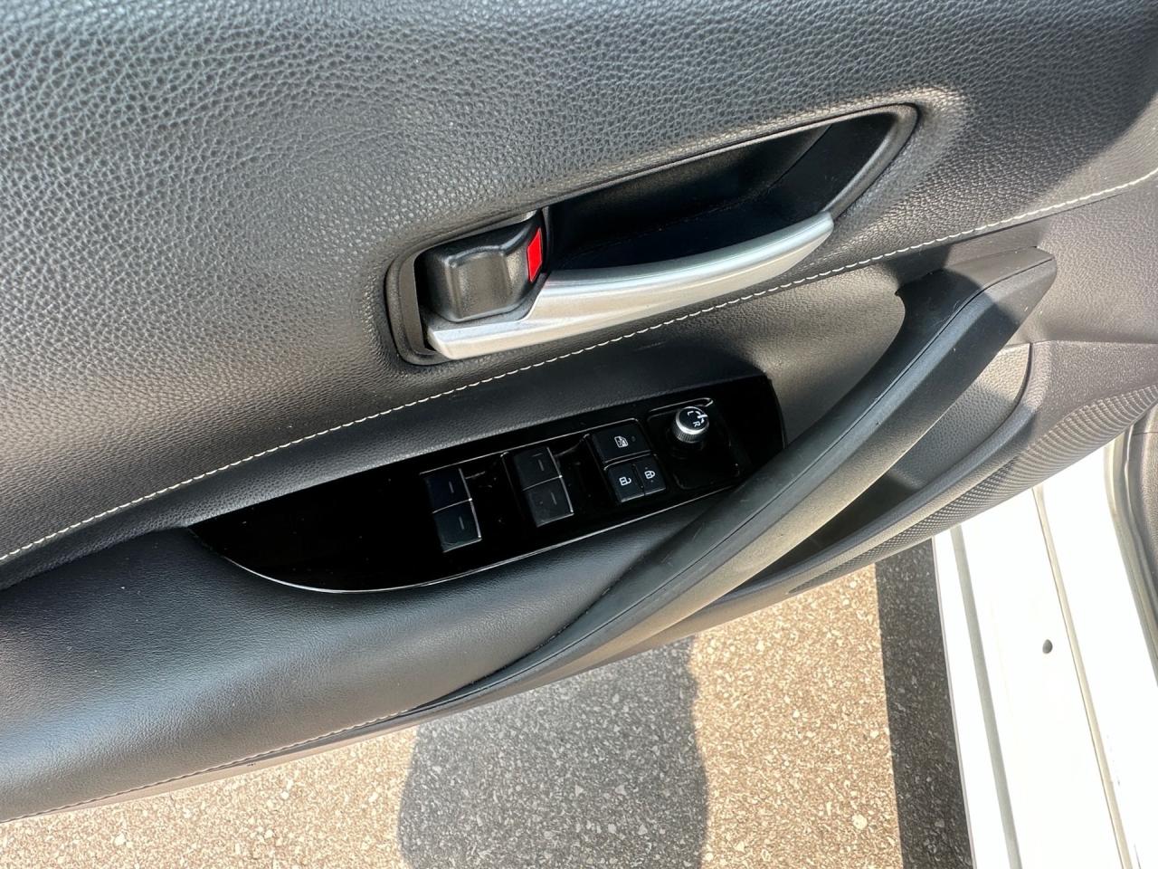 2019 Toyota Corolla Hatchback SE ~ CARPLAY ~ CAMERA ~ HTD SEATS ~ CERTIFIED Photo