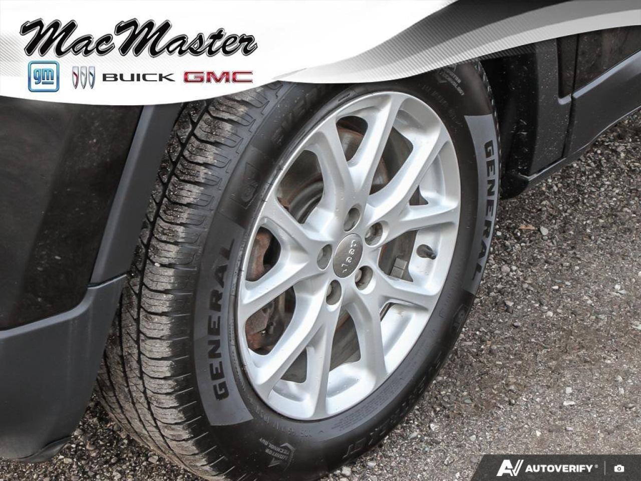 2016 Jeep Cherokee LatitudeLATITUDE NORTH, 4X4, 3.2L V6, CLOTH, 1-OWN Photo