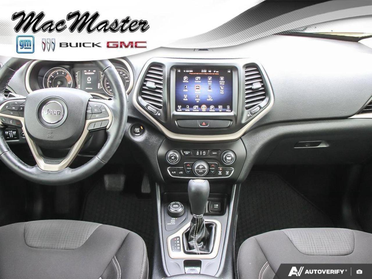 2016 Jeep Cherokee LatitudeLATITUDE NORTH, 4X4, 3.2L V6, CLOTH, 1-OWN Photo