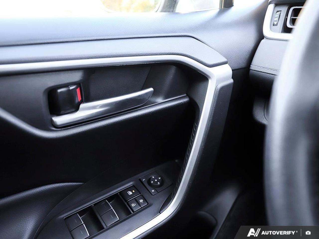 2023 Toyota RAV4 Hybrid SEHYBRID, SUNROOF, HTD SEATS, ADAPTIVE CRUI Photo