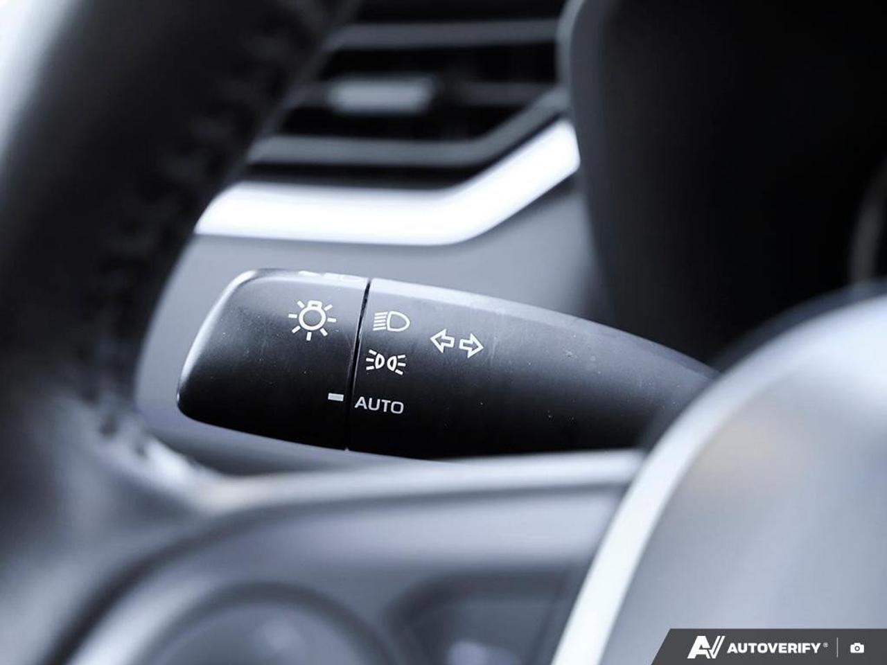 2023 Toyota RAV4 Hybrid SEHYBRID, SUNROOF, HTD SEATS, ADAPTIVE CRUI Photo