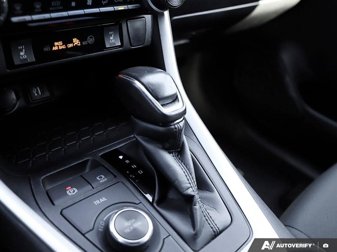 2023 Toyota RAV4 Hybrid SEHYBRID, SUNROOF, HTD SEATS, ADAPTIVE CRUI Photo