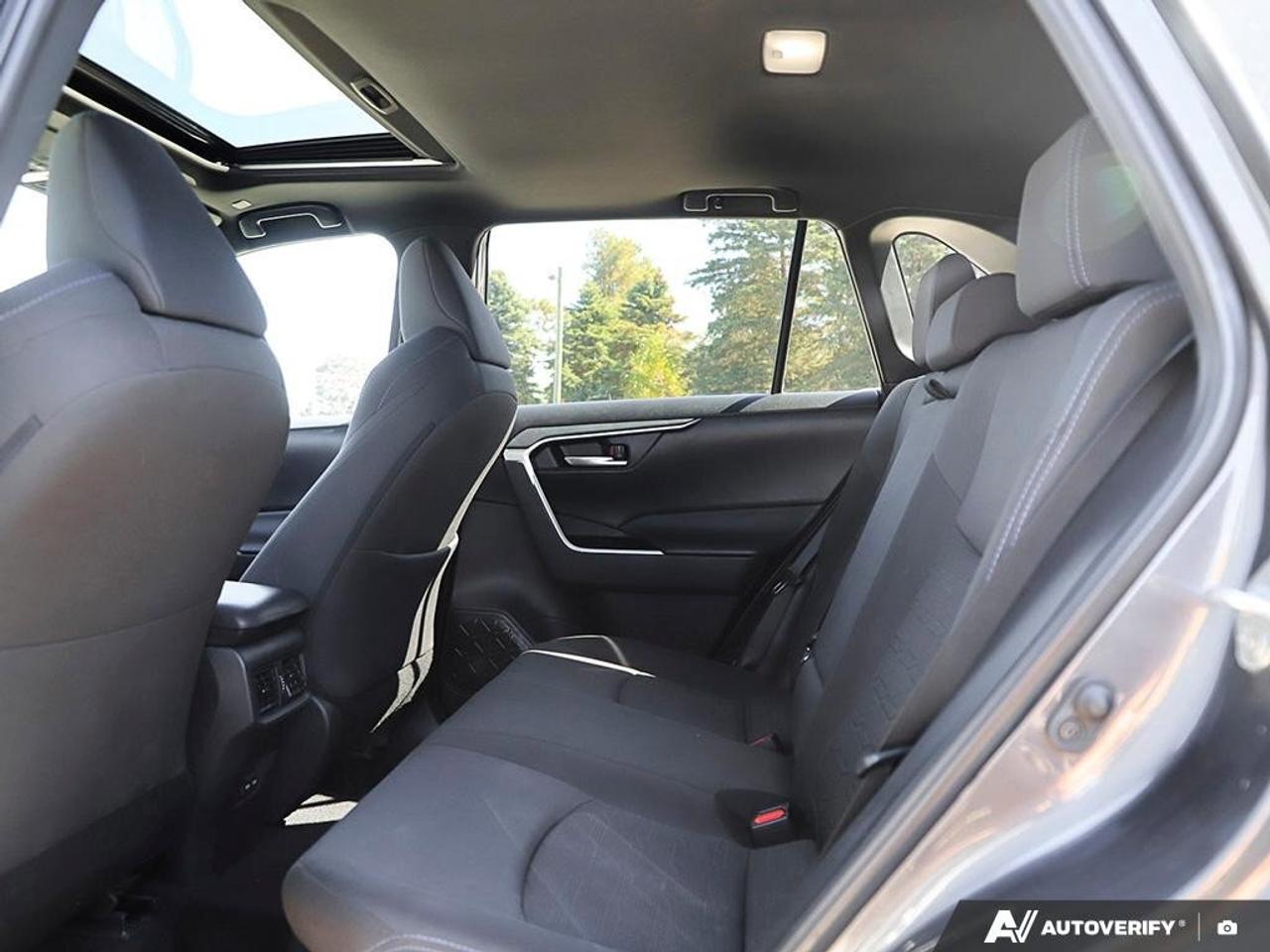 2023 Toyota RAV4 Hybrid SEHYBRID, SUNROOF, HTD SEATS, ADAPTIVE CRUI Photo