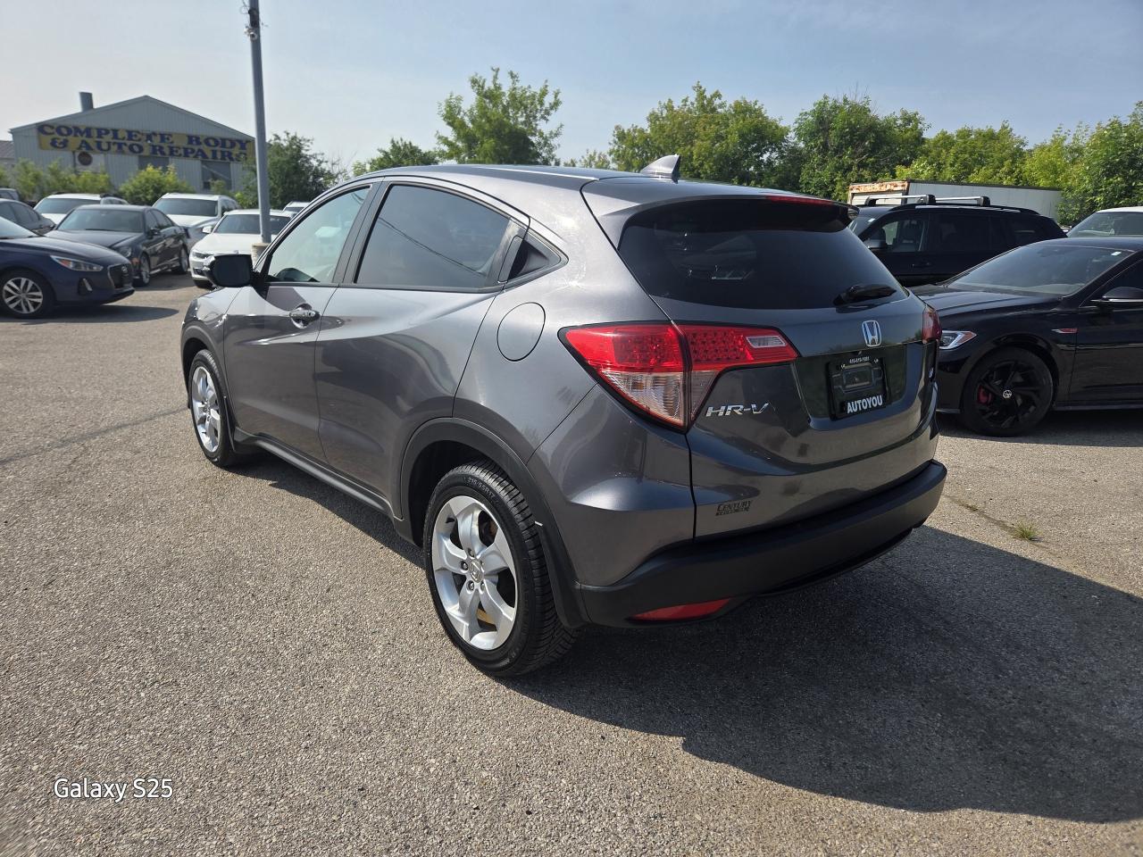 2016 Honda HR-V EX ROOF ALLOYS REAR VIEW CAMERA $16,888.00 Photo4
