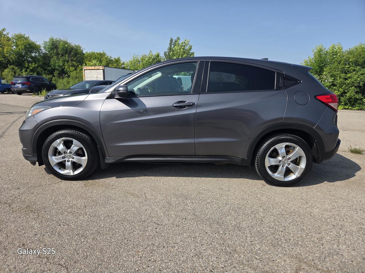 2016 Honda HR-V EX ROOF ALLOYS REAR VIEW CAMERA $16,888.00 Photo3