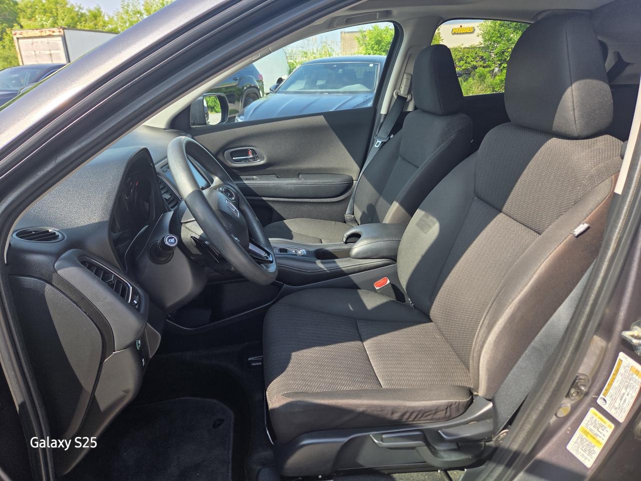 2016 Honda HR-V EX ROOF ALLOYS REAR VIEW CAMERA $16,888.00 Photo