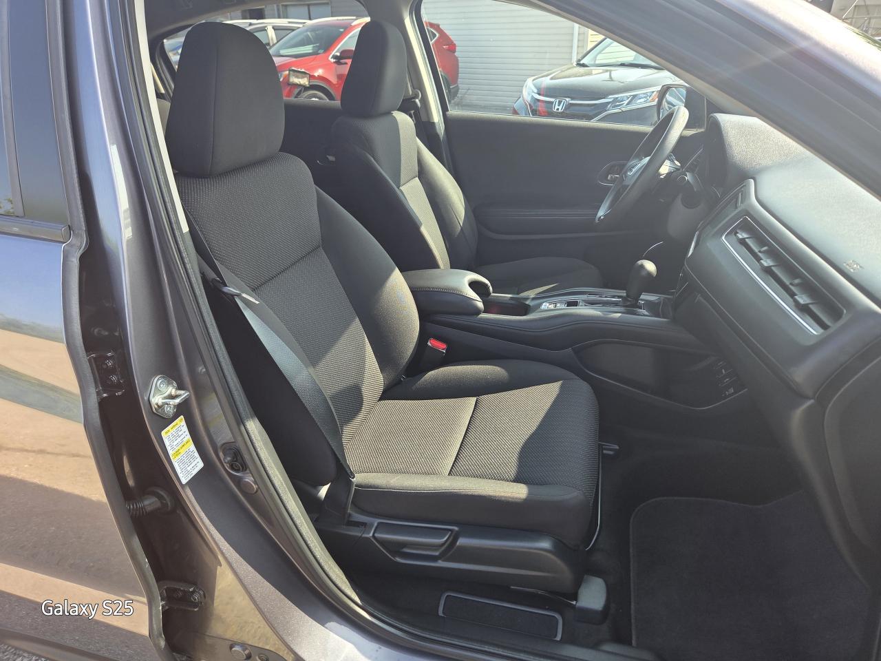 2016 Honda HR-V EX ROOF ALLOYS REAR VIEW CAMERA $16,888.00 Photo