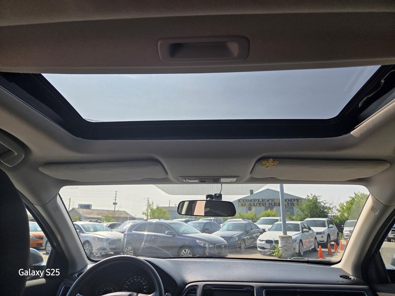 2016 Honda HR-V EX ROOF ALLOYS REAR VIEW CAMERA $16,888.00 Photo