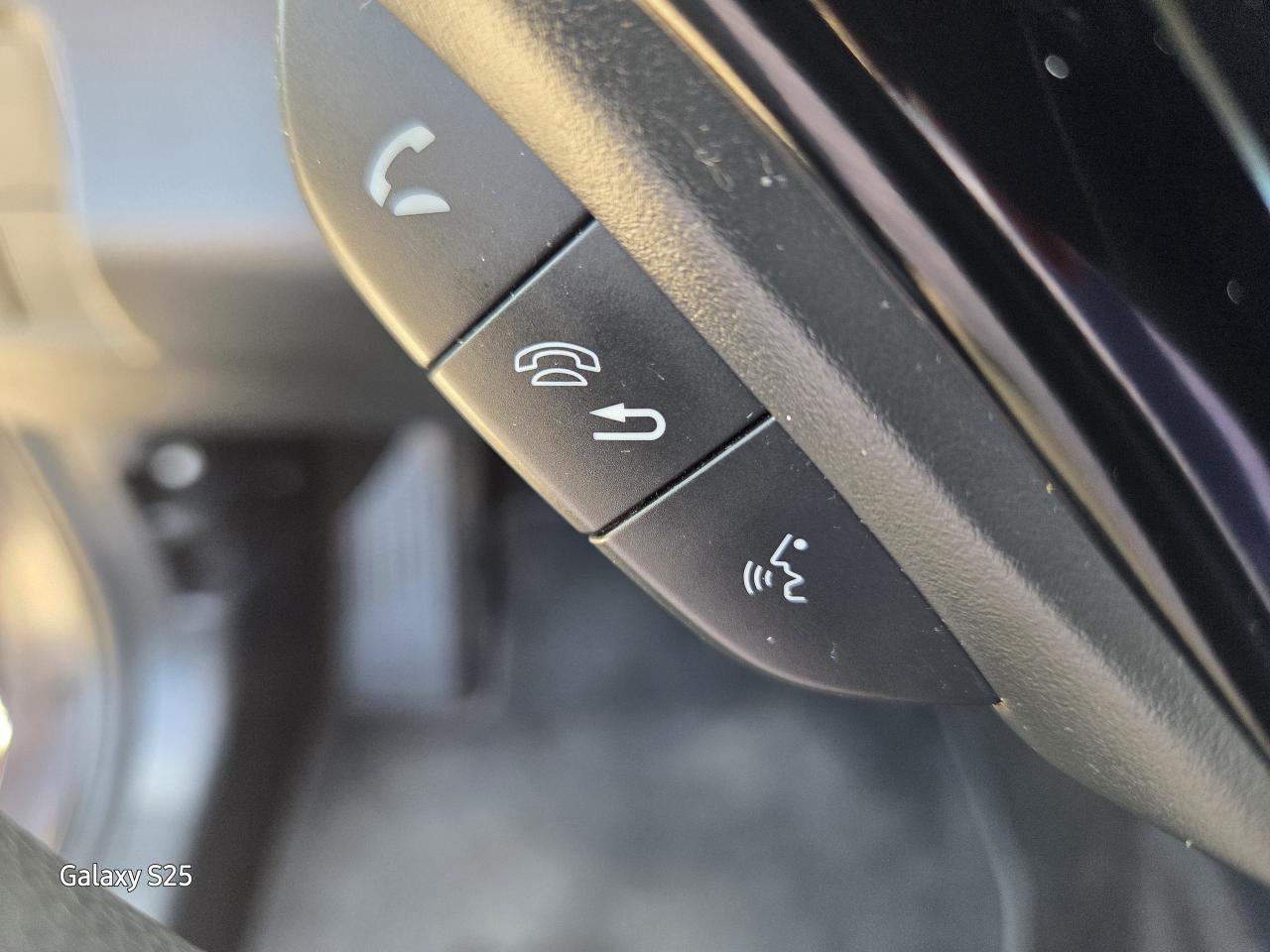 2016 Honda HR-V EX ROOF ALLOYS REAR VIEW CAMERA $16,888.00 Photo