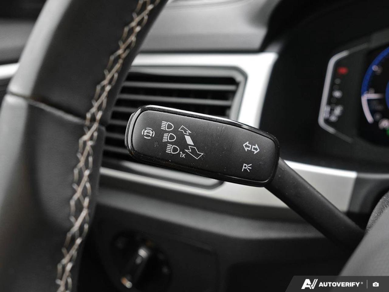 2021 Volkswagen Atlas ExeclineV6, HEATED / COOLED SEATS, SUNROOF, POWER Photo