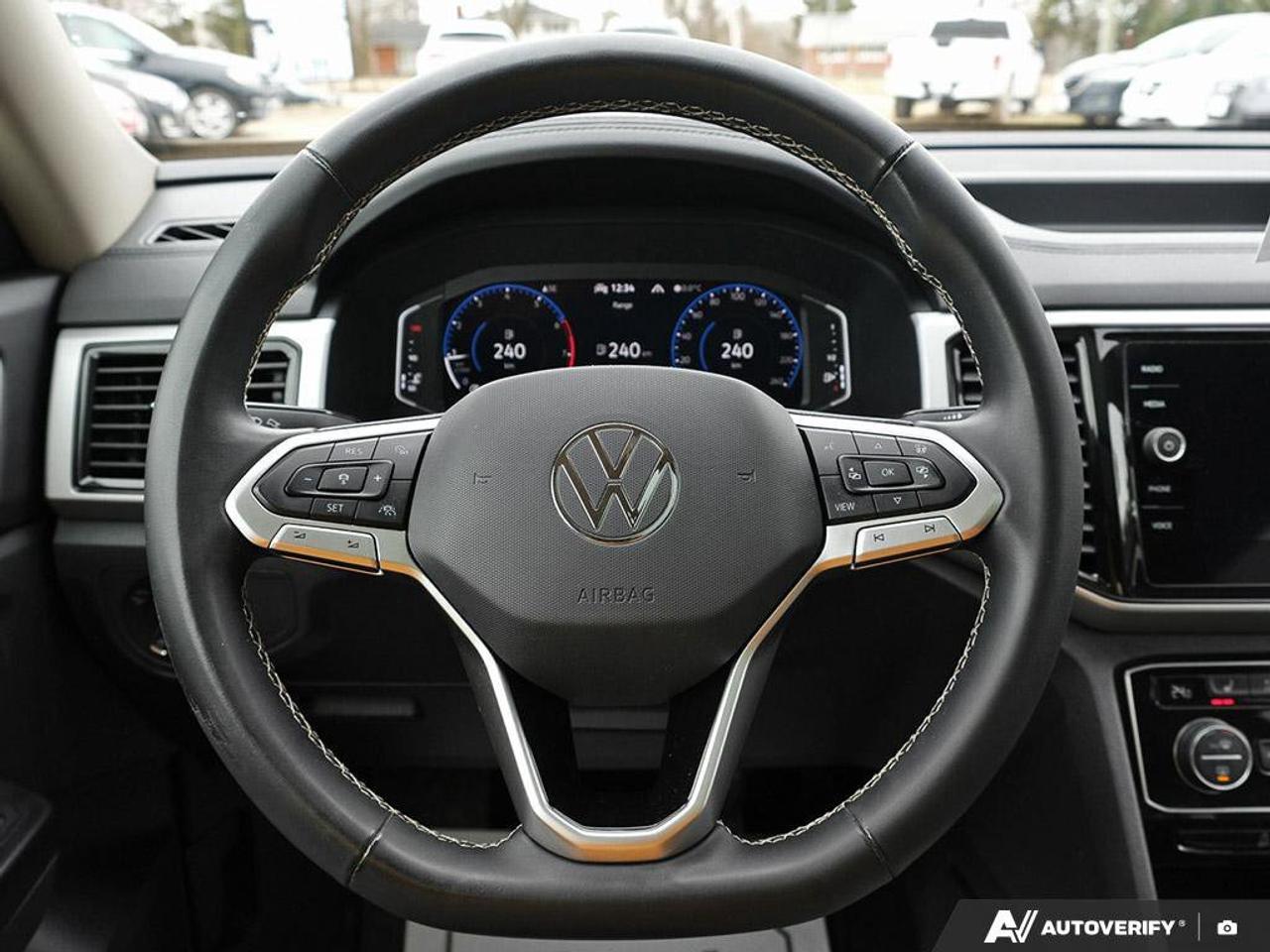 2021 Volkswagen Atlas ExeclineV6, HEATED / COOLED SEATS, SUNROOF, POWER Photo